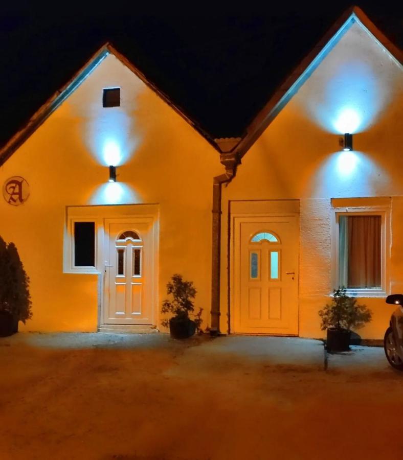 Prenociste Indija Hrvic Apartman Kültér fotó